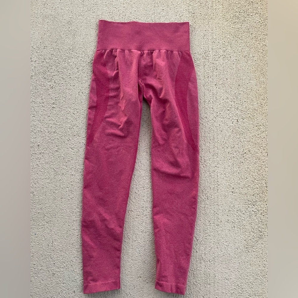 NVGTN Seamless High Waisted Leggings raspberry Medium Gym Activewear